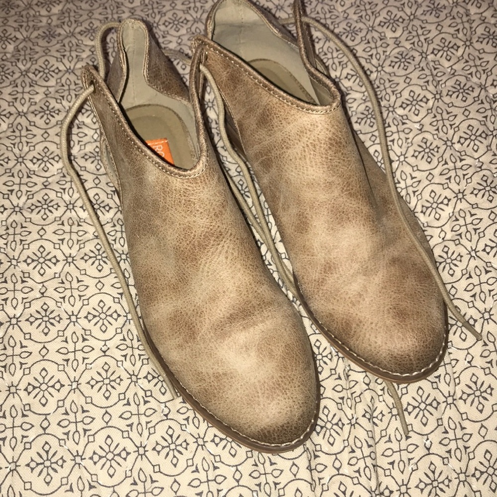 Rocket Dog Wrap Booties
